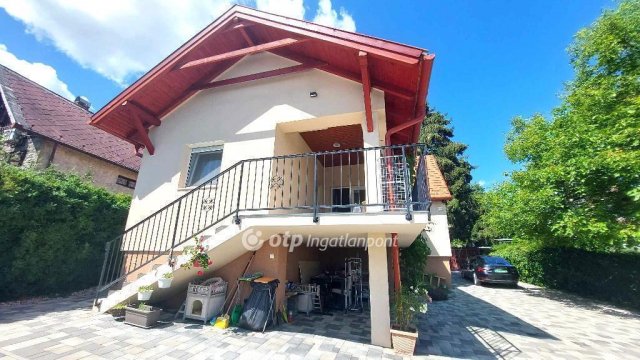Eladó családi ház, Szentendrén 158 M Ft, 4+1 szobás
