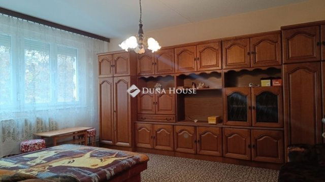 Eladó panellakás, Kecskeméten 43.99 M Ft, 2 szobás