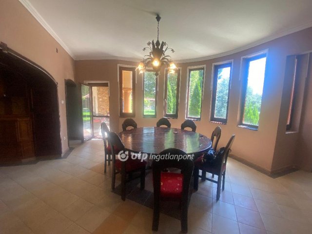 Eladó családi ház, Jászberényben 75 M Ft, 3 szobás