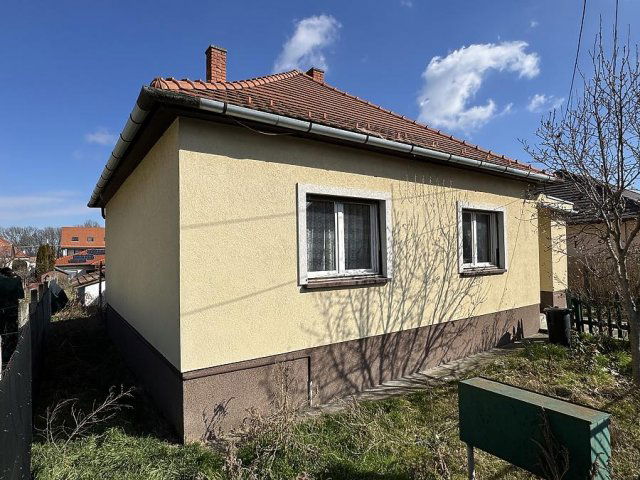 Eladó családi ház, Pomázon 69.9 M Ft, 3 szobás