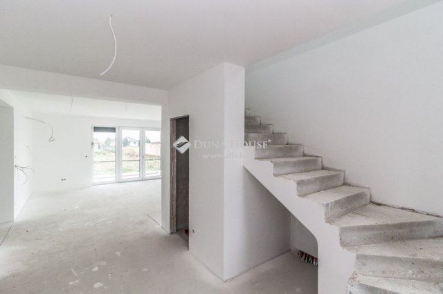 Eladó ikerház, Szombathelyen 169 M Ft, 4 szobás