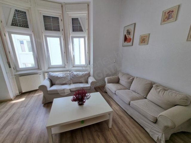 Kiadó téglalakás, albérlet, Budapesten, I. kerületben, 4 szobás