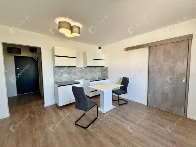 Kiadó téglalakás, albérlet, Tatabányán 180 E Ft / hó