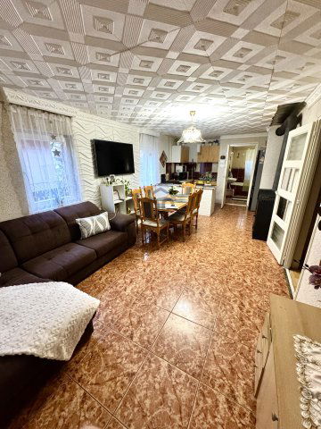 Eladó családi ház, Kerepesen 49.9 M Ft, 2 szobás