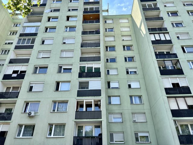 Eladó panellakás, Székesfehérvárott, Palotai úton 46.9 M Ft
