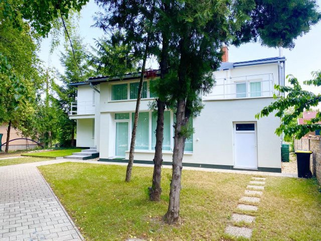 Kiadó családi ház, albérlet, Komáromban 650 E Ft / hó