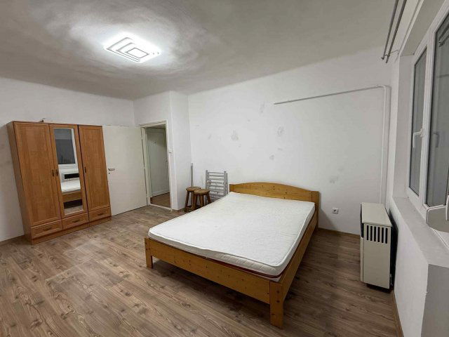 Eladó téglalakás, Pécsett 29.99 M Ft, 2 szobás