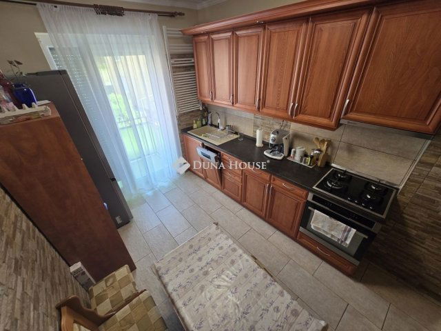 Eladó téglalakás, Balatonfűzfőn 55.5 M Ft, 4 szobás