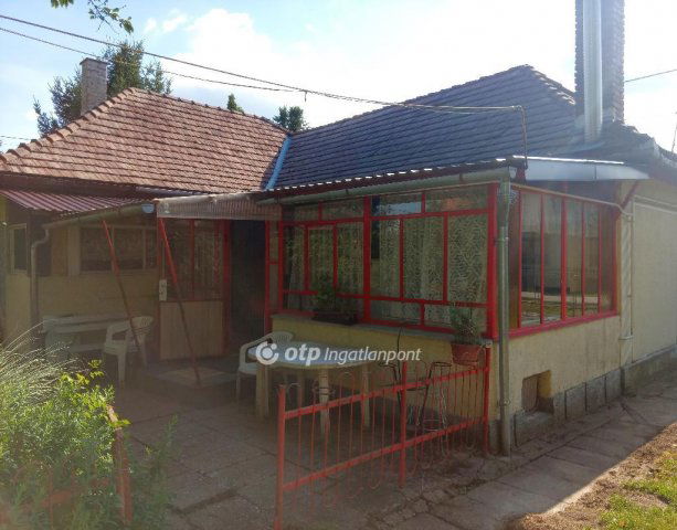 Eladó családi ház, Dalmandon 24.99 M Ft, 4 szobás