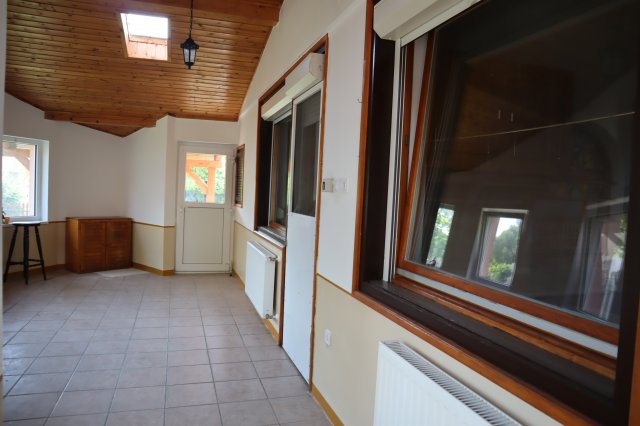 Eladó családi ház, Gönyűn 108 M Ft, 5 szobás
