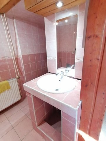 Eladó családi ház, Dunaújvárosban 16.5 M Ft, 2 szobás