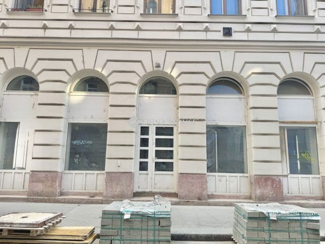 Eladó üzlethelyiség, Budapesten, VI. kerületben 124.99 M Ft