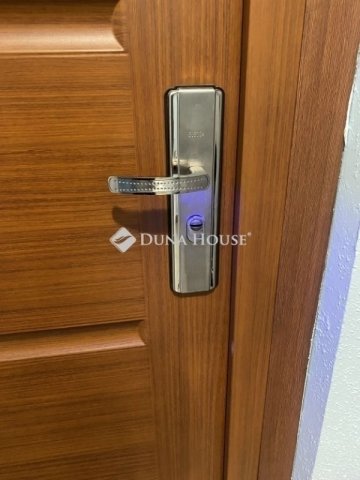 Eladó panellakás, Szegeden 72 M Ft, 3 szobás