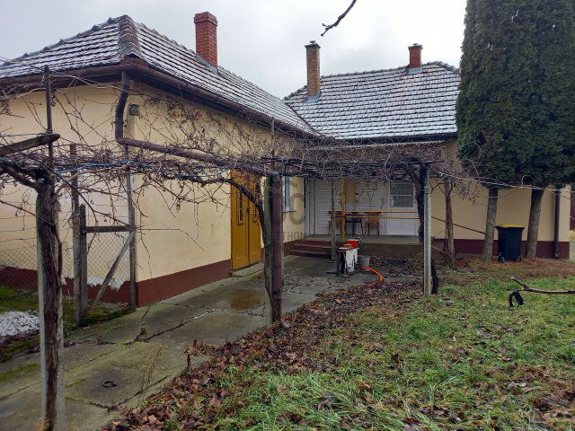 Eladó családi ház, Hercegszántón 12 M Ft, 3 szobás