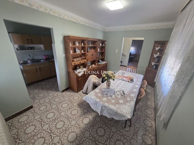 Eladó családi ház, Dabason 79.9 M Ft, 5 szobás