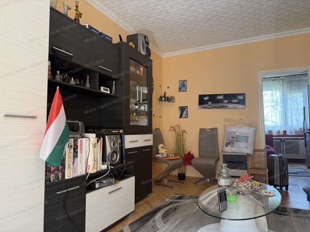 Eladó téglalakás, Szolnokon 33.9 M Ft, 2 szobás