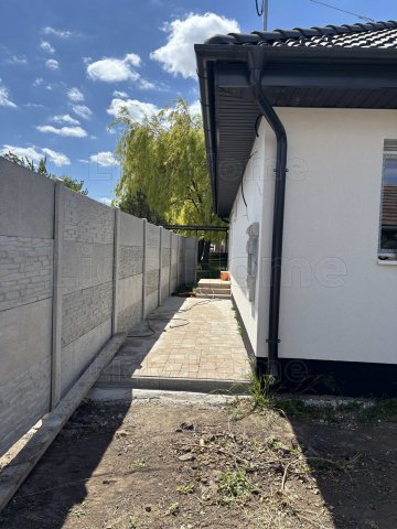 Eladó családi ház, Bicskén 100.5 M Ft, 3 szobás