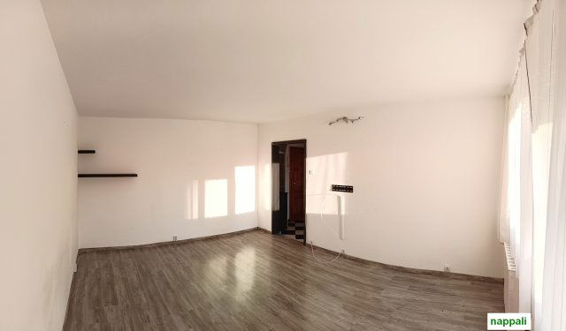 Kiadó panellakás, albérlet, Pécsett, Eszék utcában, 2 szobás