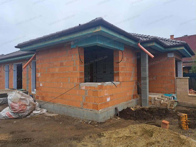 Eladó ikerház, Nyíregyházán 94.9 M Ft, 5 szobás