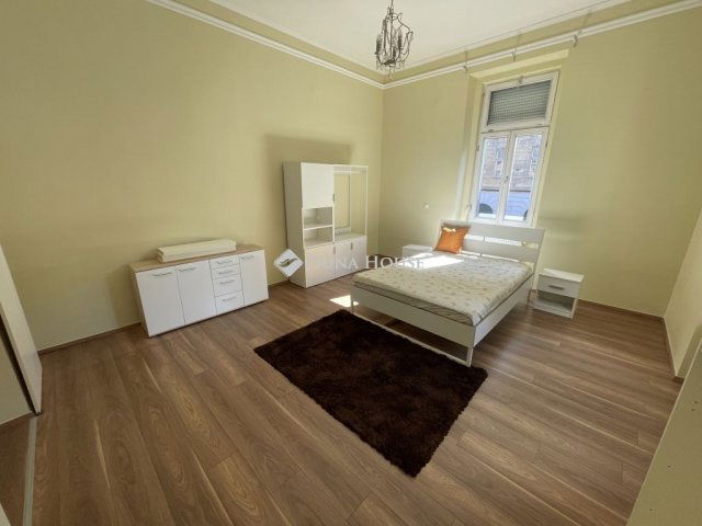 Eladó téglalakás, Budapesten, VII. kerületben 74 M Ft, 2 szobás