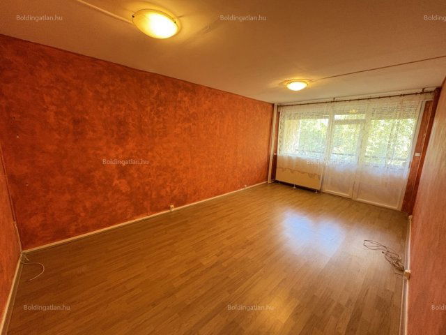Eladó panellakás, Kaposváron, Honvéd utcában 31.5 M Ft