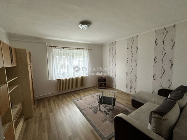 Eladó családi ház, Szigetváron 47 M Ft, 4 szobás