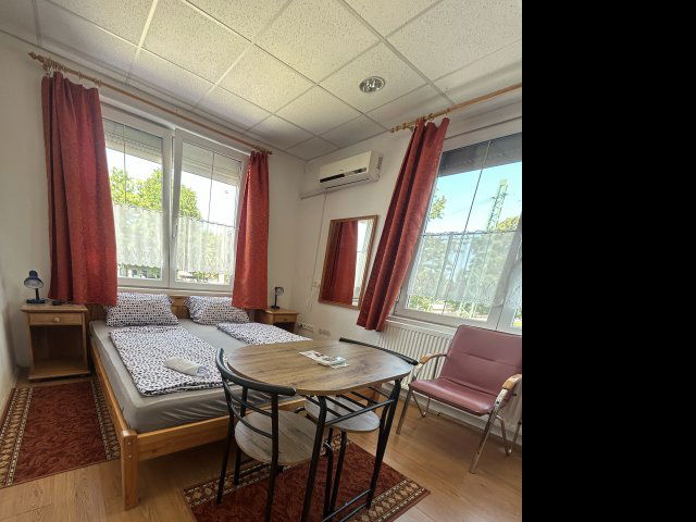 Eladó hotel, Fonyódon 400 M Ft, 16 szobás / költözzbe.hu