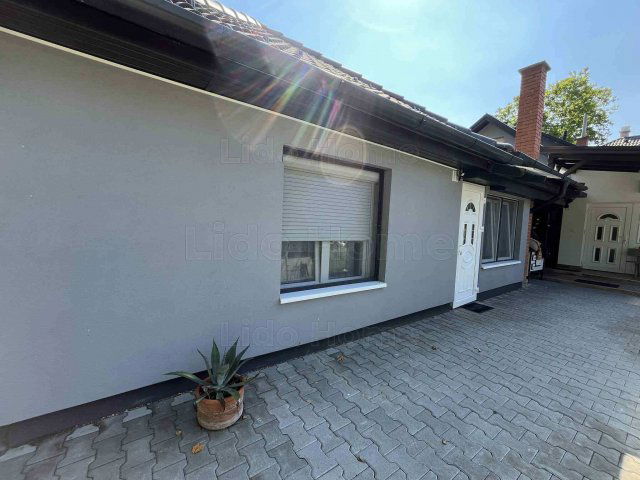 Eladó családi ház, Balatonbogláron 275 M Ft, 8 szobás