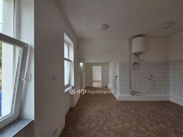 Eladó üzlethelyiség, Budapesten, XX. kerületben 34.99 M Ft