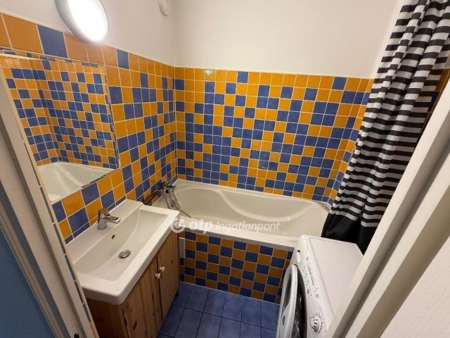 Eladó panellakás, Budapesten, III. kerületben 82.9 M Ft, 2 szobás