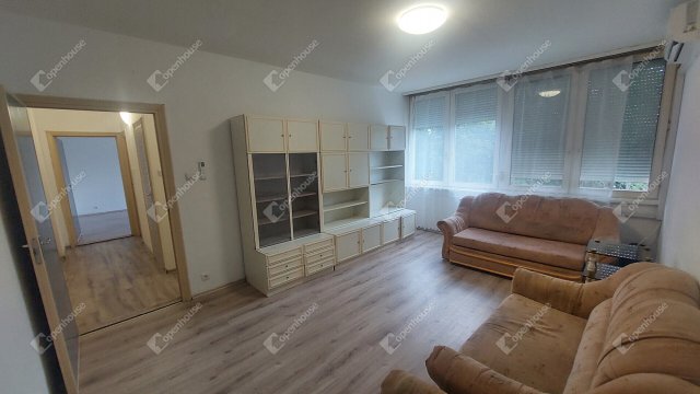 Eladó panellakás, Tatabányán 37.99 M Ft, 2 szobás