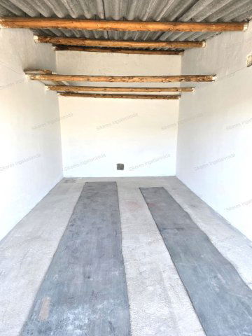 Eladó garázs, Oroszlányban 3.7 M Ft, 1 szobás