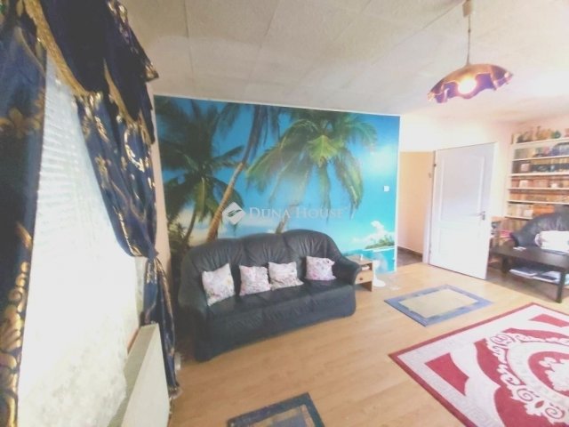 Eladó családi ház, Budapesten, XV. kerületben 149.5 M Ft