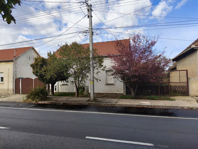 Eladó családi ház, Dombóváron, Rákóczi utcában 16.5 M Ft