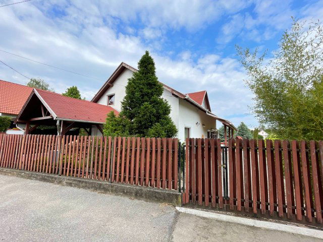 Eladó családi ház, Kulcson 124.9 M Ft, 5 szobás
