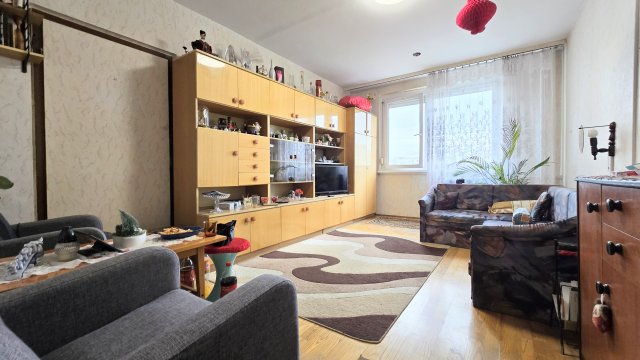 Eladó panellakás, Budapesten, XV. kerületben, Sárfű utcában