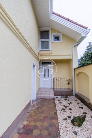Kiadó téglalakás, albérlet, Szegeden, Pécskai utcában