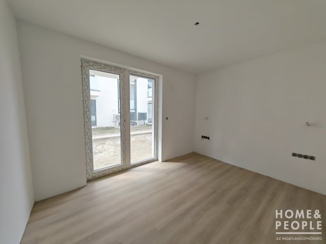 Eladó téglalakás, Szegeden 104.99 M Ft, 4 szobás