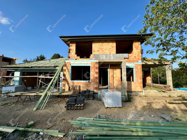 Eladó családi ház, Székesfehérvárott 150 M Ft, 5 szobás