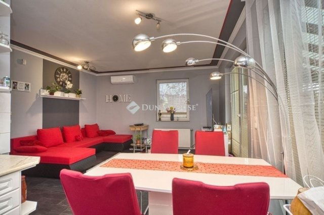 Eladó téglalakás, Üllőn 100 M Ft, 4 szobás