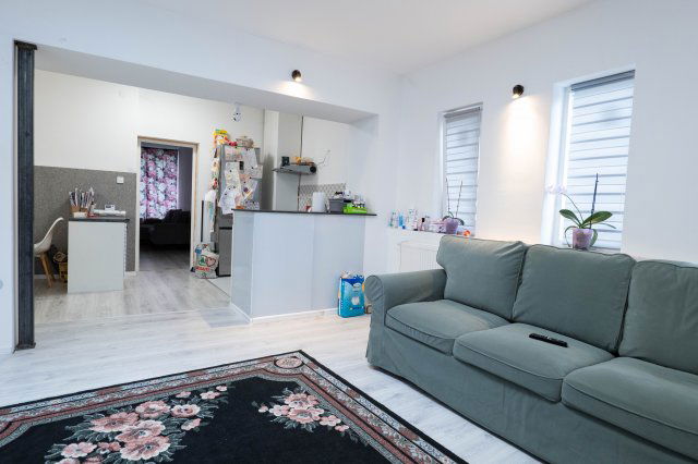 Eladó téglalakás, Szegeden 124.654 M Ft, 6+1 szobás