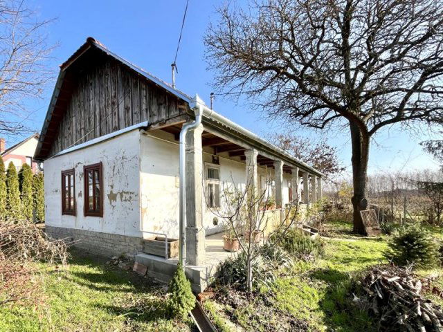 Eladó családi ház, Tápiószentmártonon 37.5 M Ft, 2 szobás