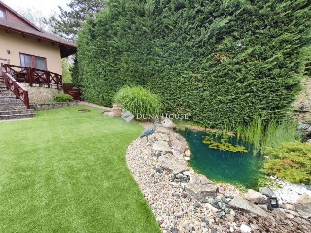 Eladó családi ház, Pilisszentivánon 271.6 M Ft, 7 szobás