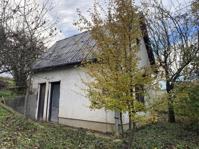 Eladó nyaraló, Vácon 15.2 M Ft, 2 szobás / költözzbe.hu