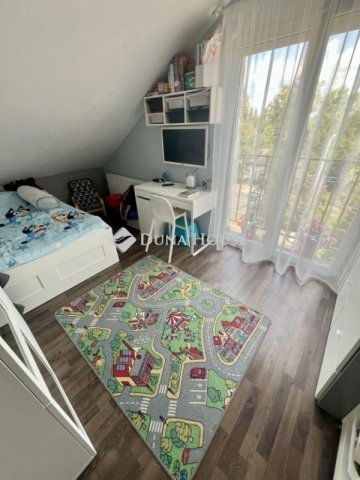 Eladó téglalakás, Pécsett 39.9 M Ft, 3 szobás