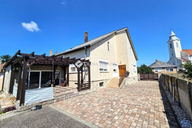 Eladó családi ház, Kónyon, Kazinczy utcában 78.9 M Ft, 3 szobás