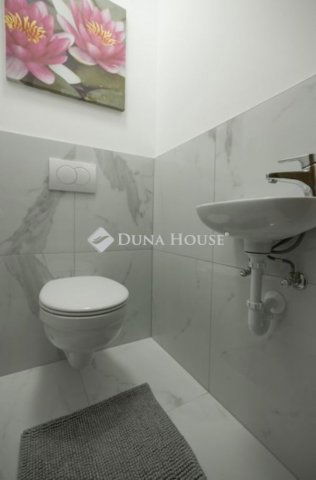 Eladó téglalakás, Budapesten, VIII. kerületben 70.745 M Ft