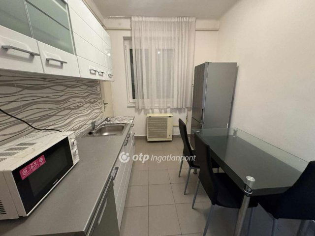 Eladó téglalakás, Debrecenben 69.999 M Ft, 2 szobás