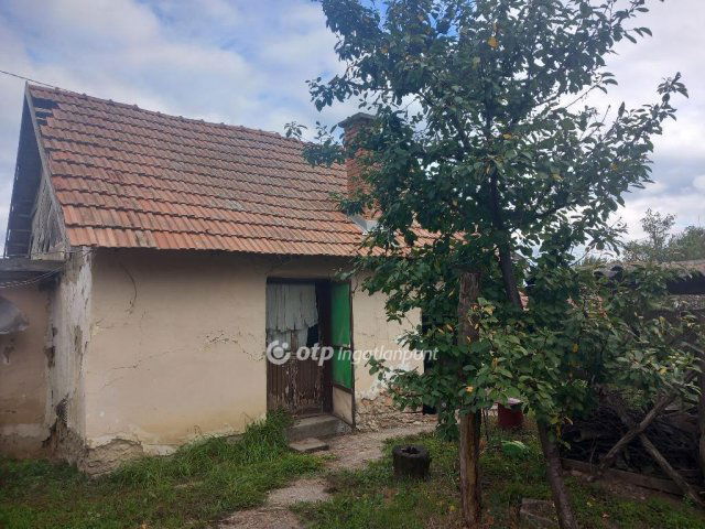 Eladó családi ház, Mikepércsen 51.9 M Ft, 2 szobás