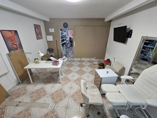 Eladó üzlethelyiség, Szigetszentmiklóson 105 M Ft